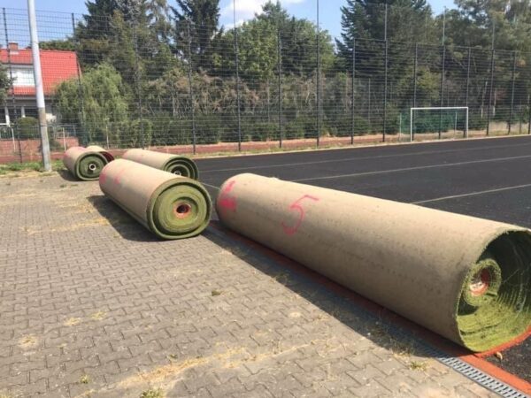 Gebrauchter Kunstrasen für Pferde - D-Ware
